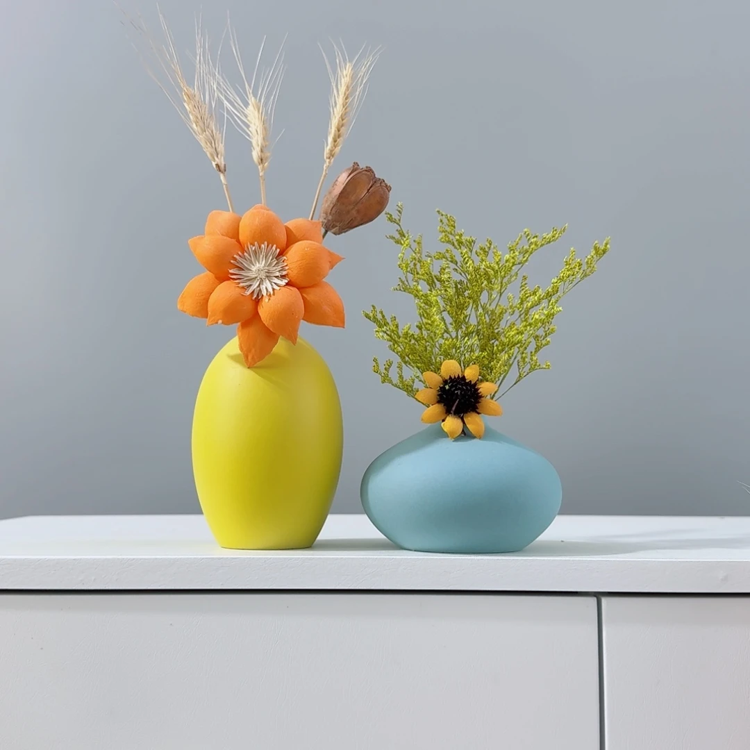 摆件陶瓷小花瓶含花总高约20-30cm