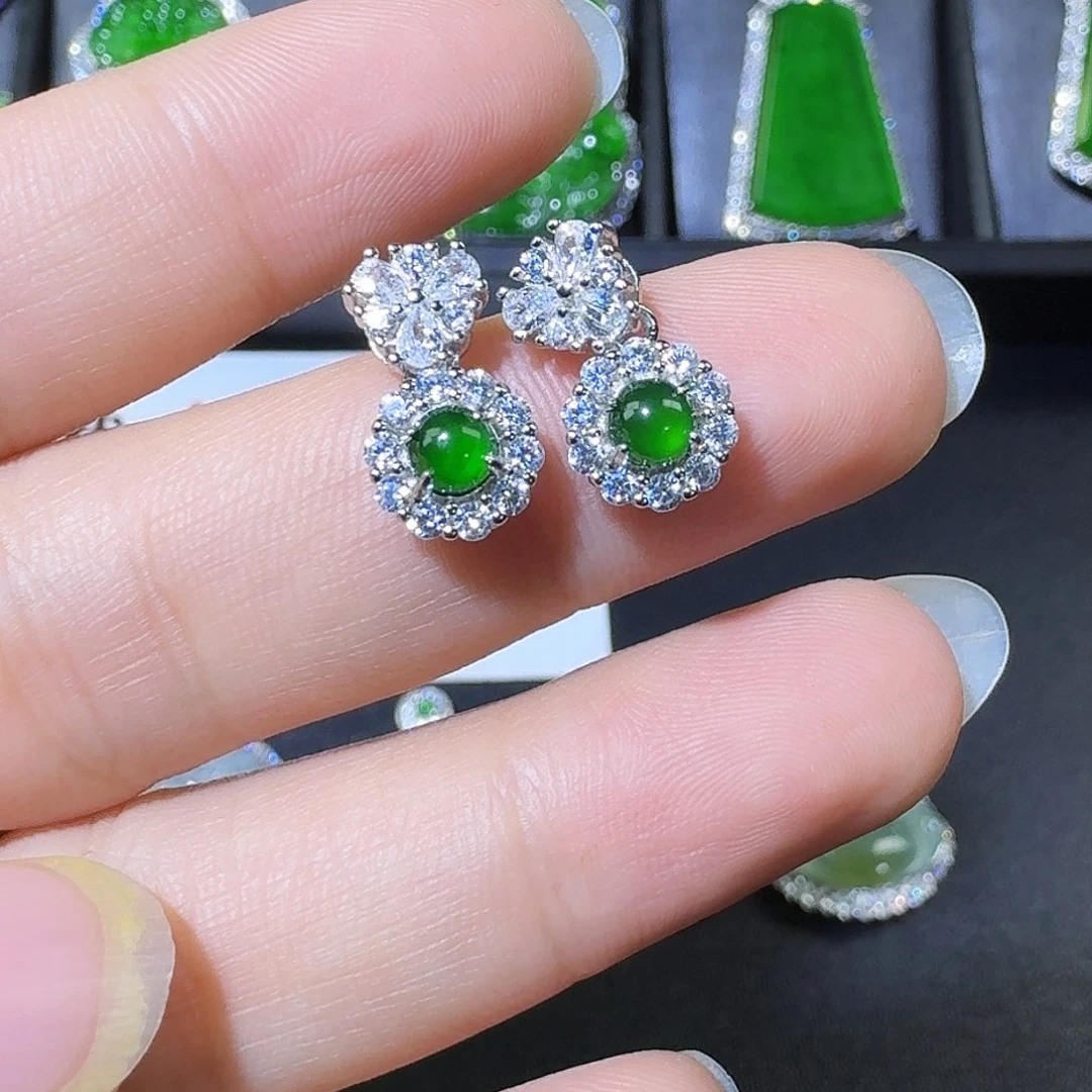 翡翠耳饰未镶嵌蛋面
