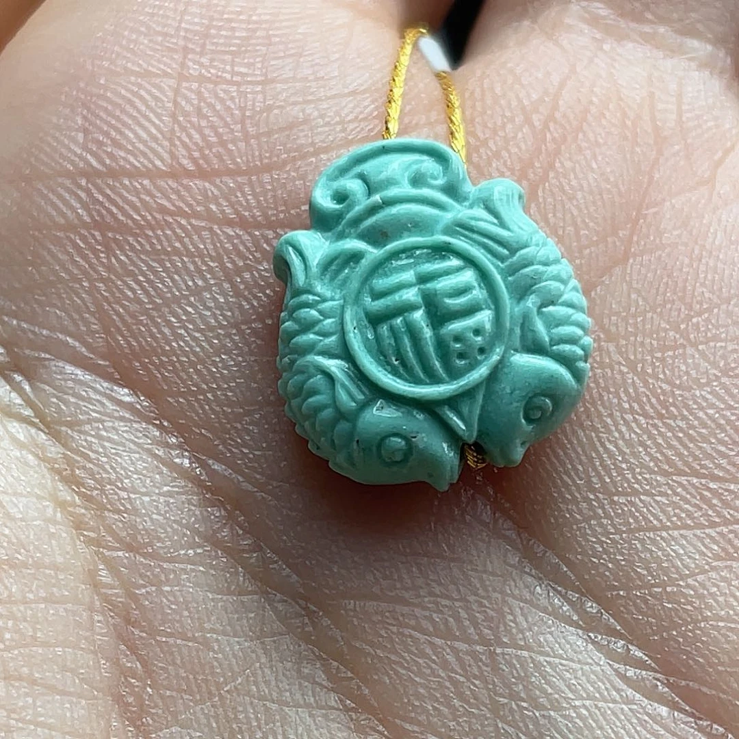 绿松石未镶嵌颈饰