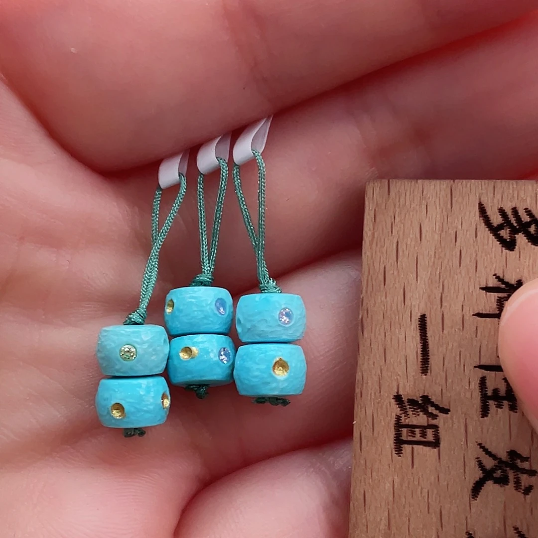 绿松石颈饰未镶嵌