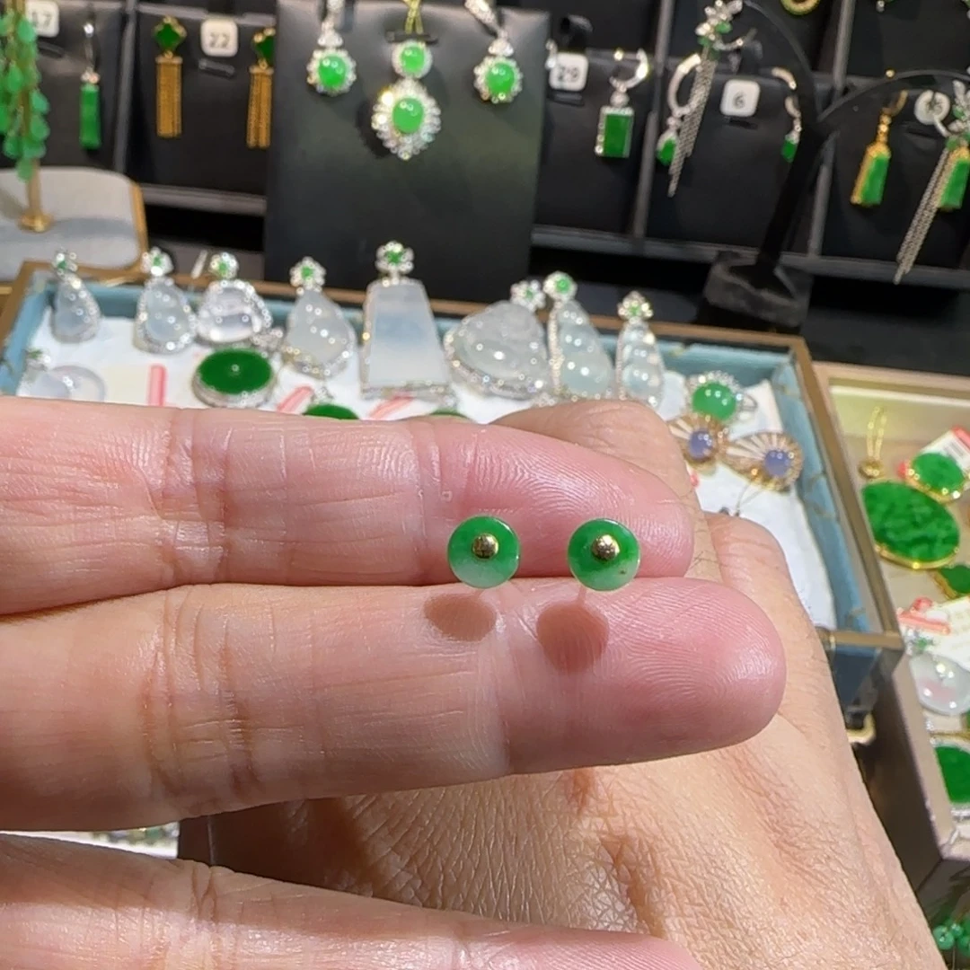 翡翠18K金镶嵌颈饰耳钉