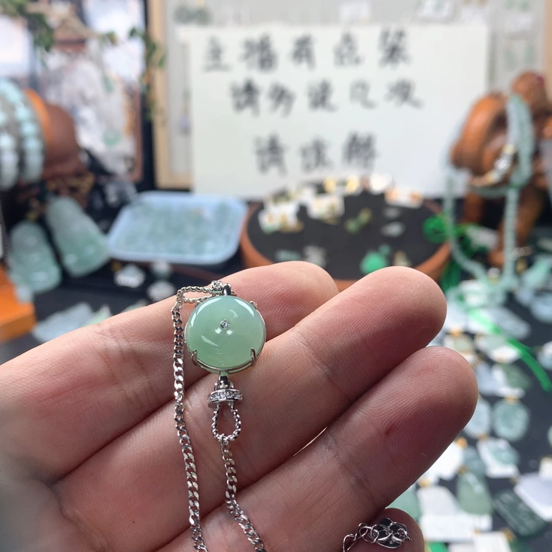 颈饰银S925镶嵌翡翠