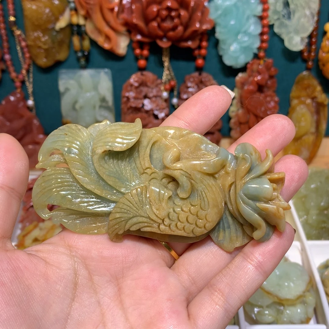 蛇纹石玉未镶嵌颈饰