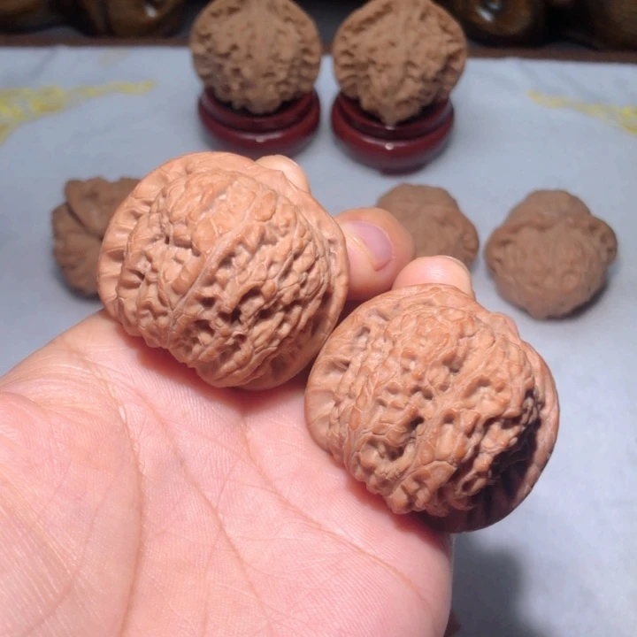 文玩核桃把件39血麒麟