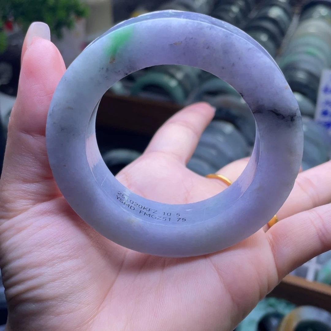 定制翡翠未镶嵌翡翠手镯