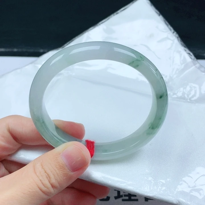 翡翠手镯未镶嵌天然翡翠手镯