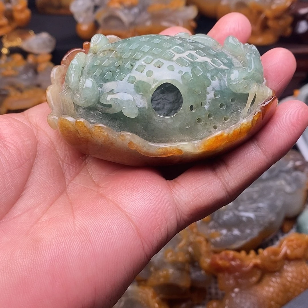 翡翠未镶嵌颈饰江**幺