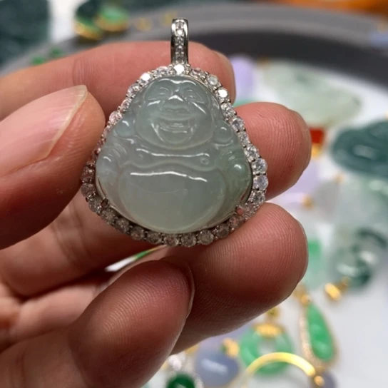 翡翠颈饰未镶嵌翡翠