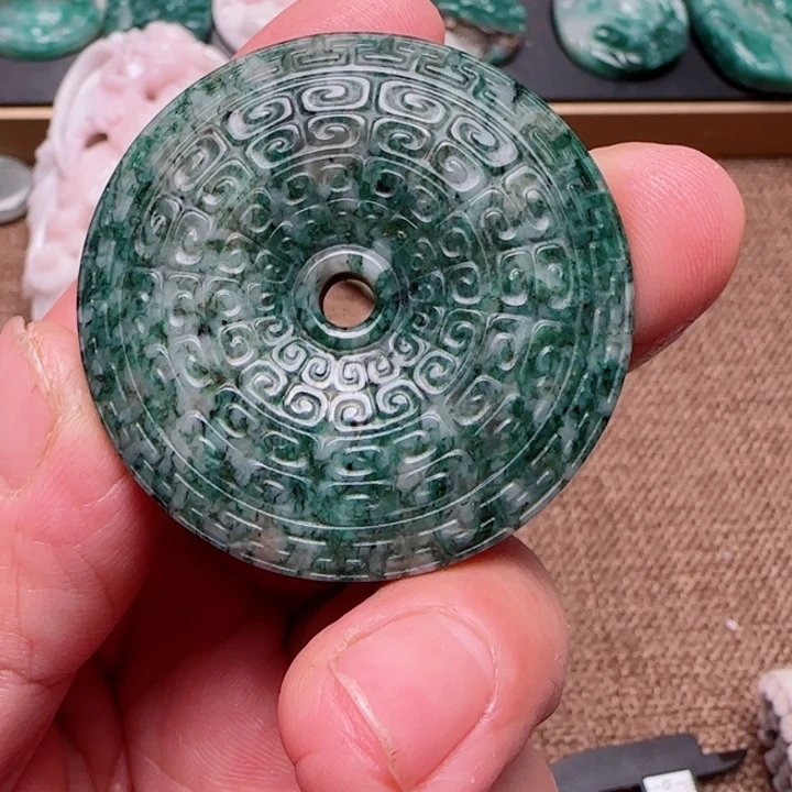 独山玉未镶嵌颈饰