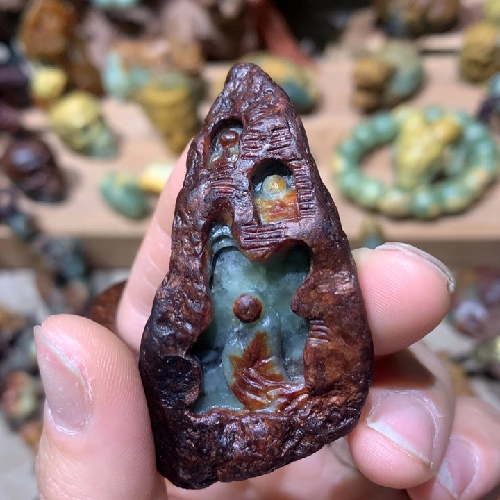 未镶嵌岫岩河磨玉（透闪石质玉）挂件