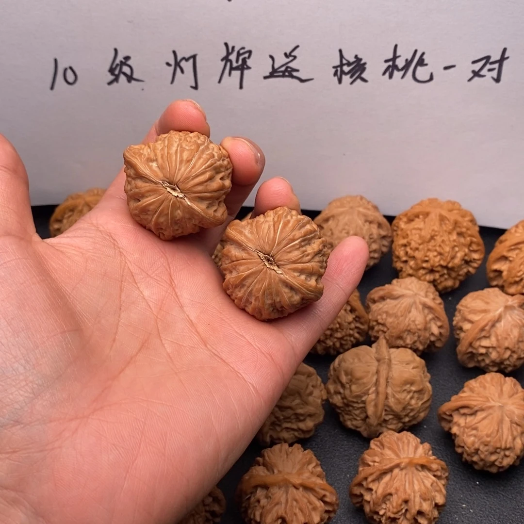 小***士文玩核桃把件铁锤