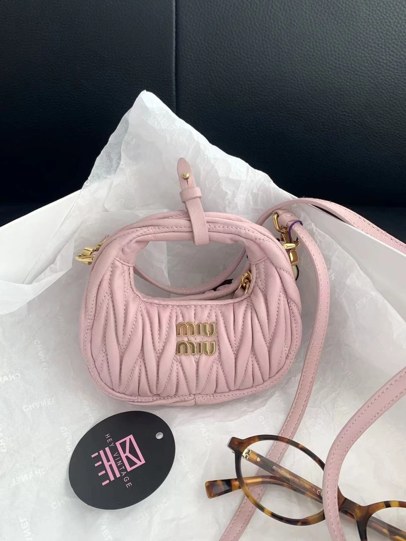 99新 MIU MIU/缪缪 粉色mini hobo包 12cm 13318592