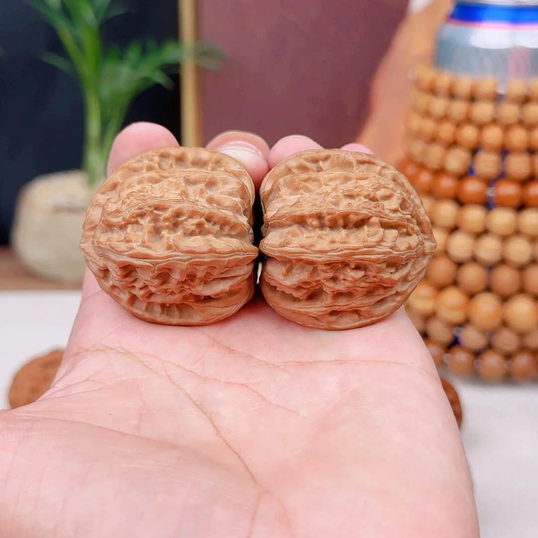 文玩核桃吊坠白狮子25