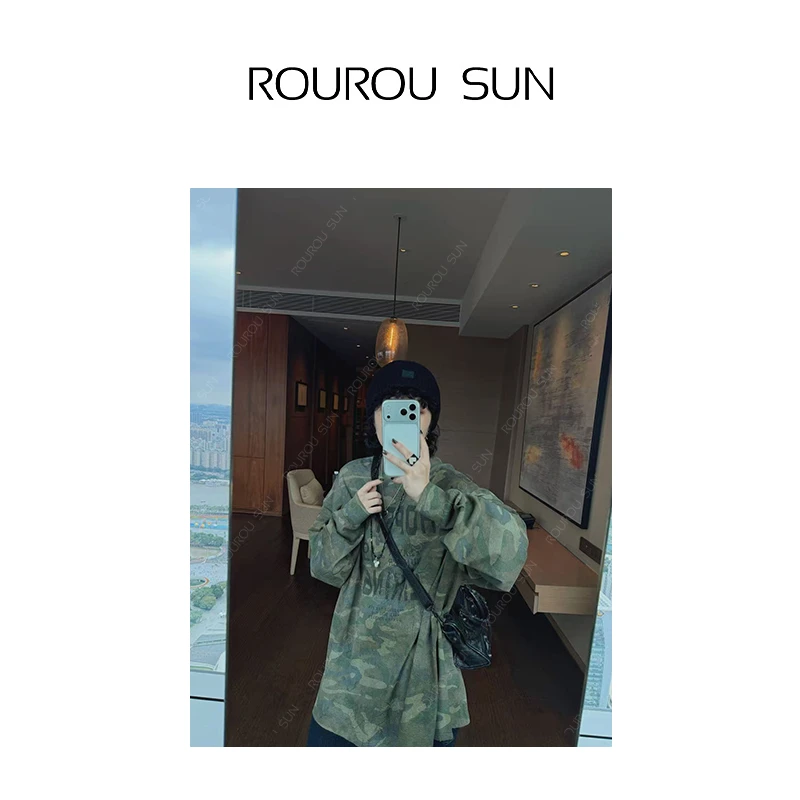 29501冬款女装美式复古做旧迷彩字母印花宽松圆领长袖T恤