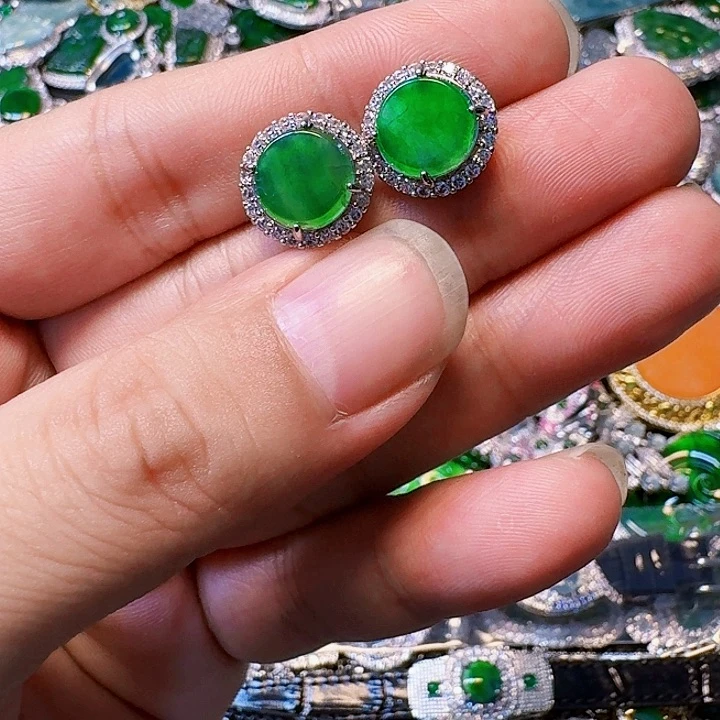 翡翠颈饰未镶嵌天然A货翡翠放漏