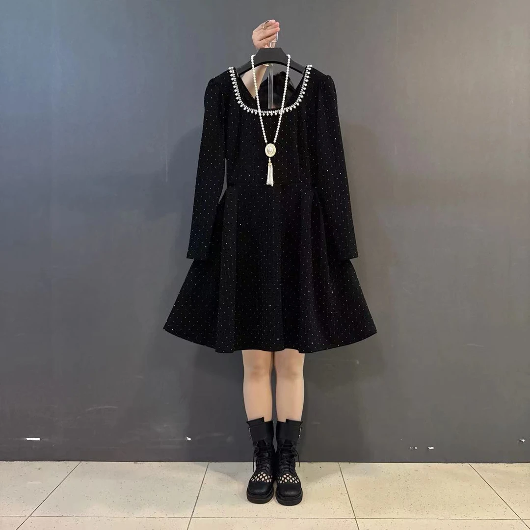 大码法式重工烫钻满天星两面穿蝴蝶结设计方领显瘦连衣裙