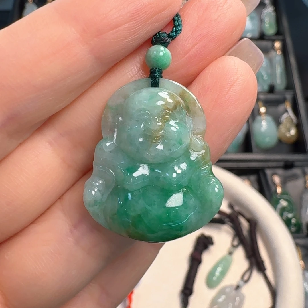 翡翠未镶嵌颈饰佛公