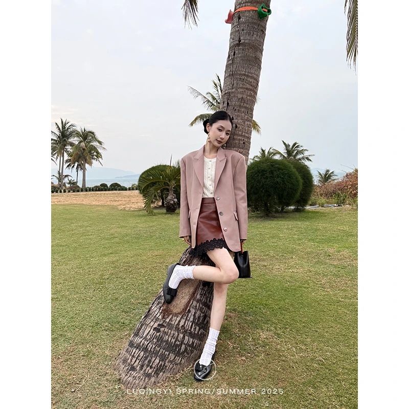 鹭青一原创【软甲】复古亮面PU皮衣女春枪驳领西装外套L25W7396B