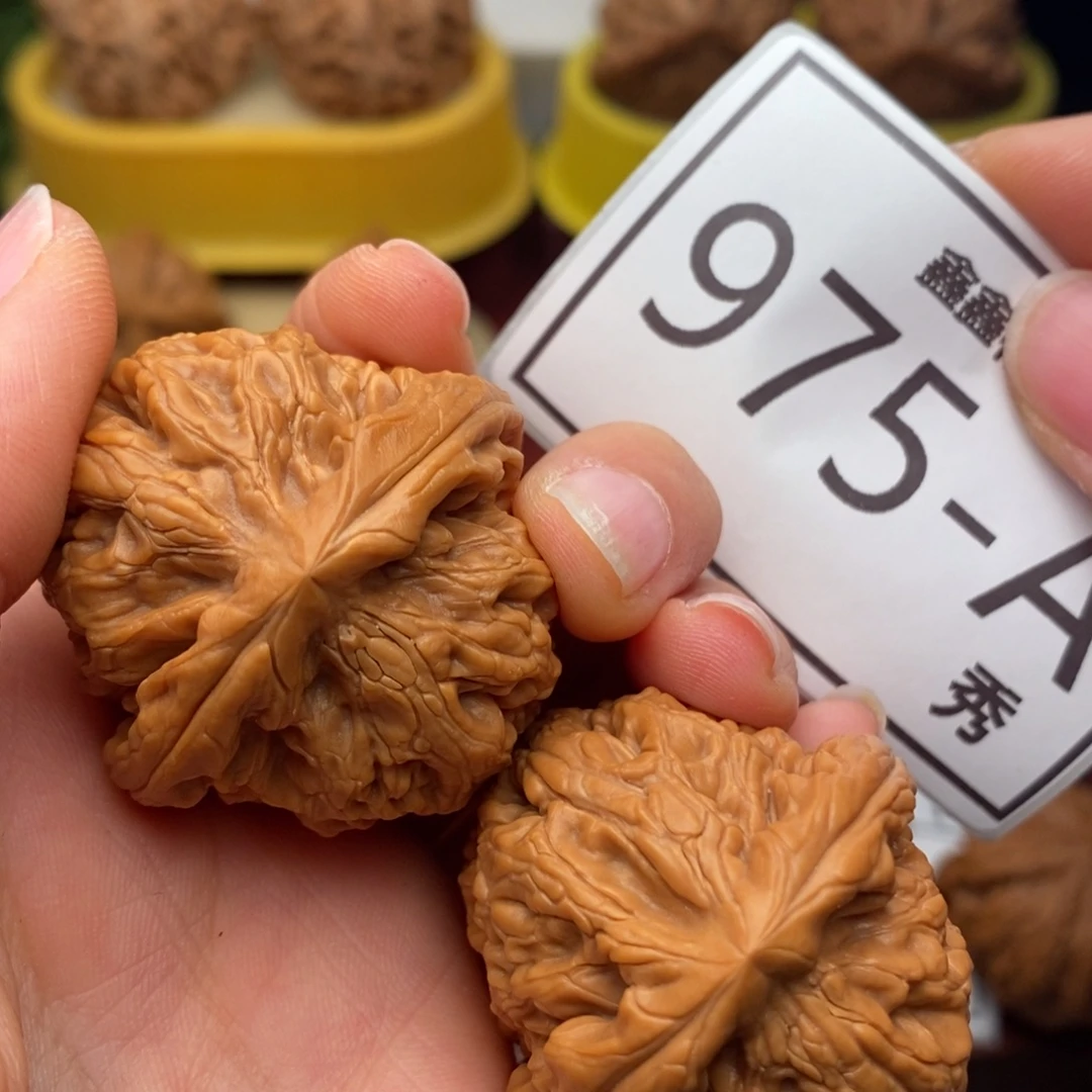 文玩核桃把件红锦鲤38……