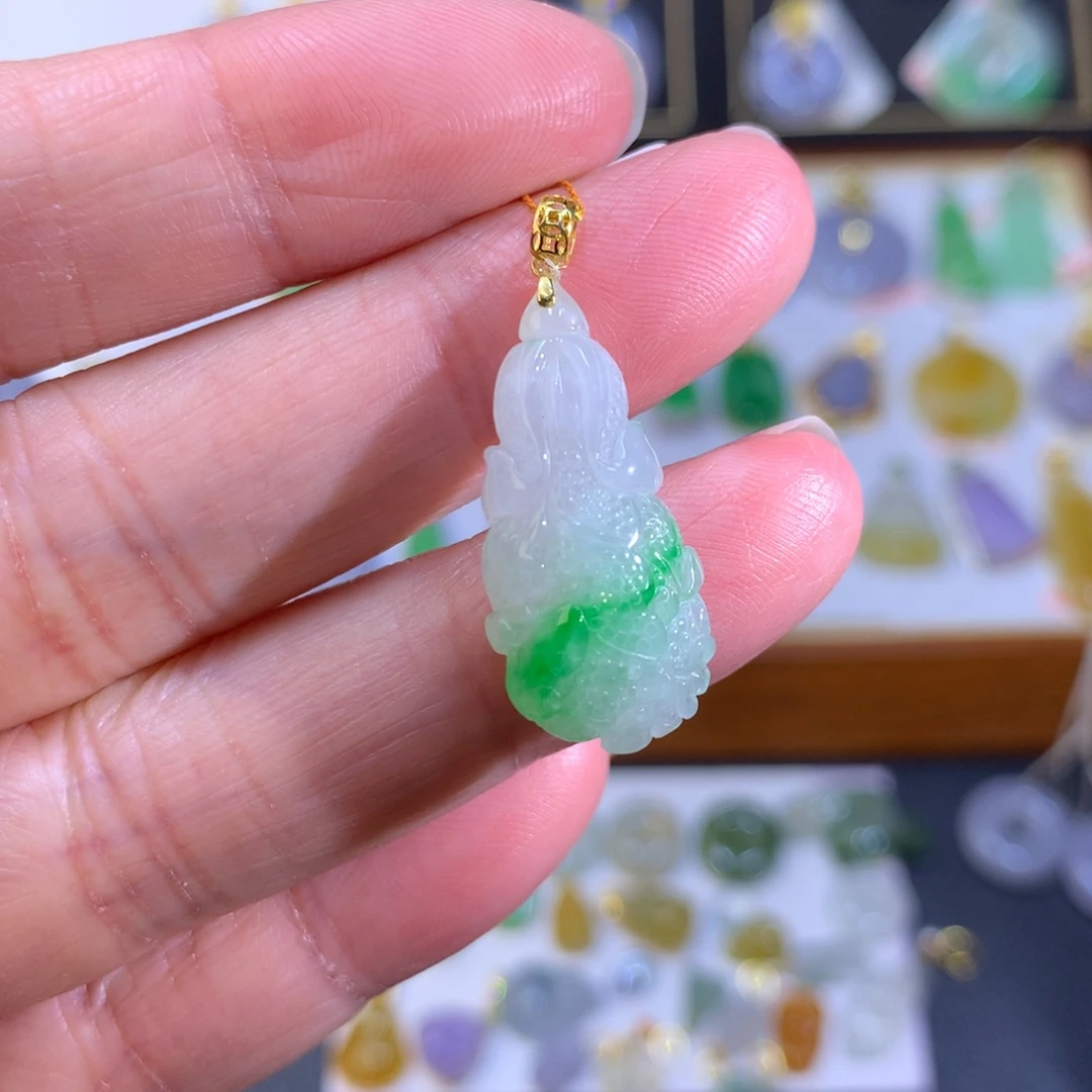 翡翠18K金镶嵌颈饰