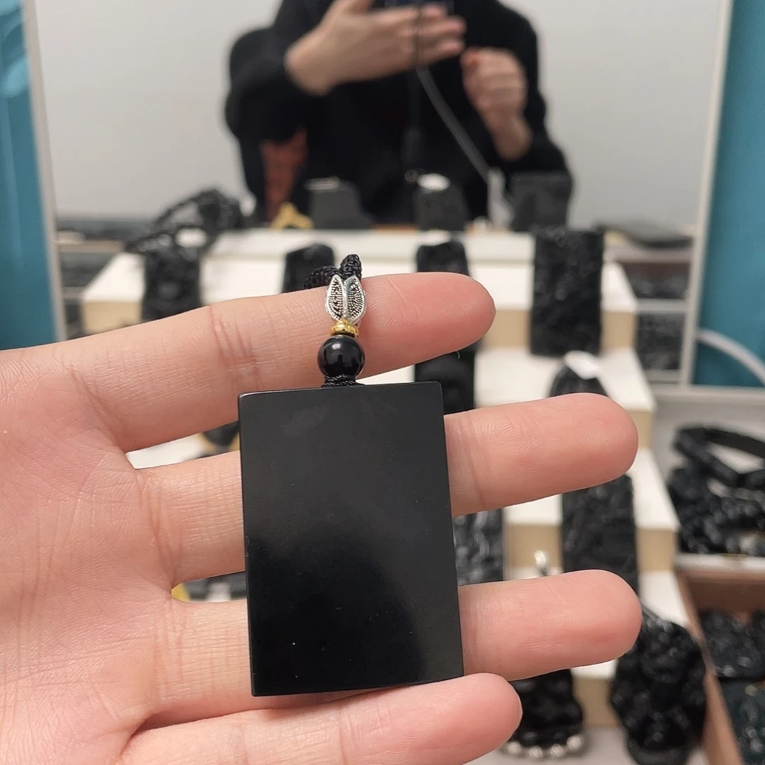 蛇纹石玉未镶嵌吊坠