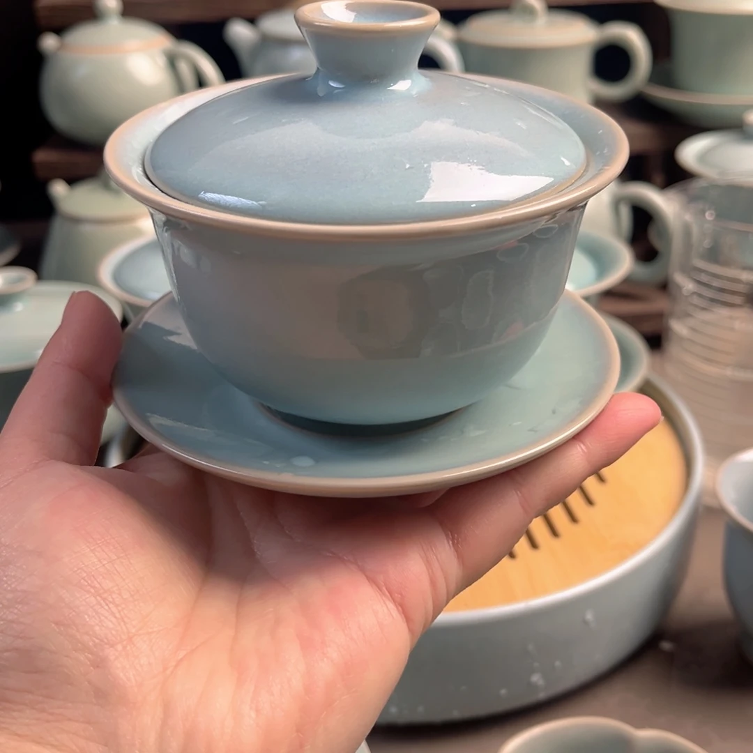 陶摆件天青色或黄褐色等暗红