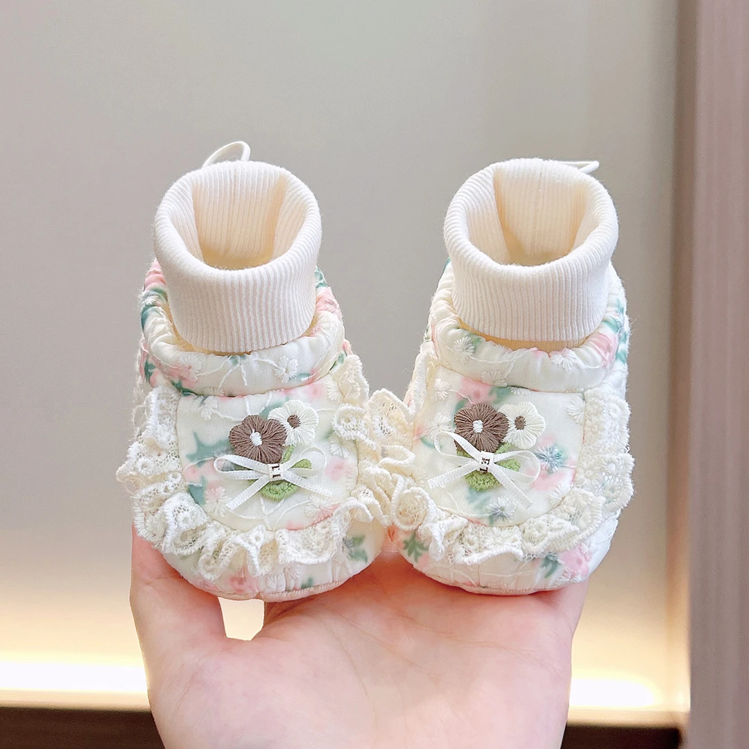 春秋季婴儿鞋袜0-6个月软底女宝宝鞋子防掉新生儿不掉鞋公主袜套