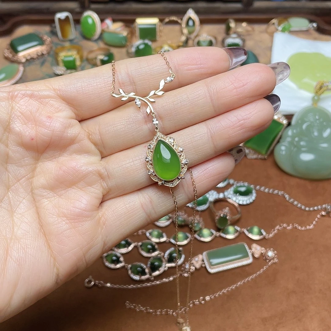 和田玉（碧玉）18K金镶嵌吊坠(不含链)项链