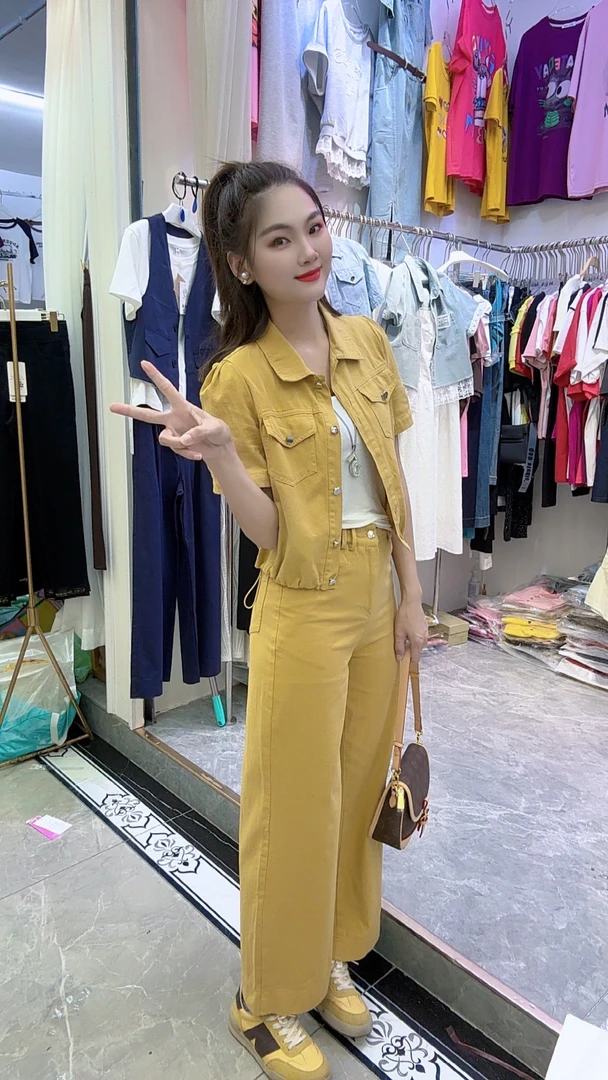 8810黄色漂亮气质套装