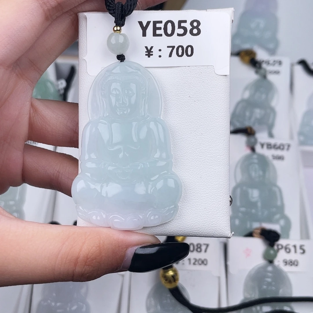 翡翠未镶嵌颈饰YE058