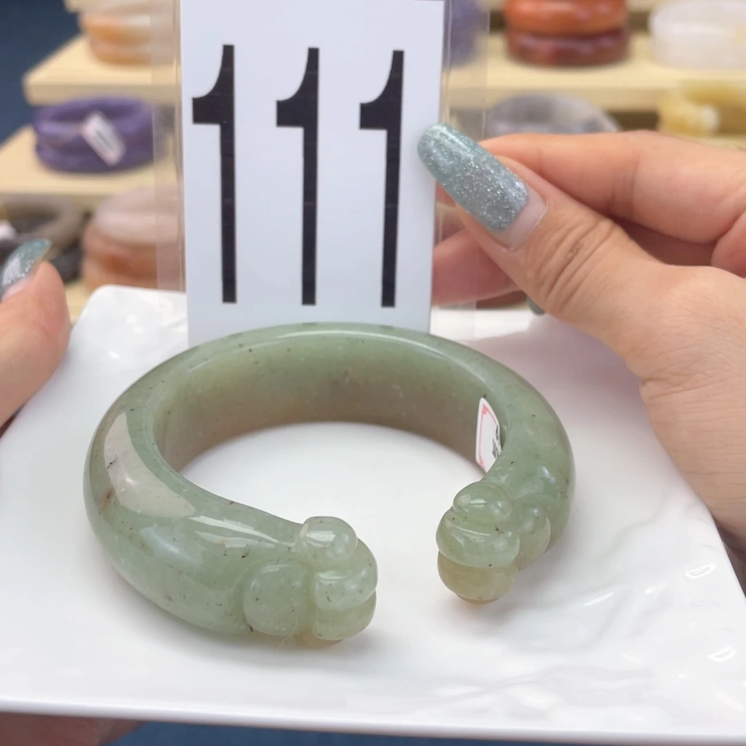 未镶嵌手镯石英岩玉