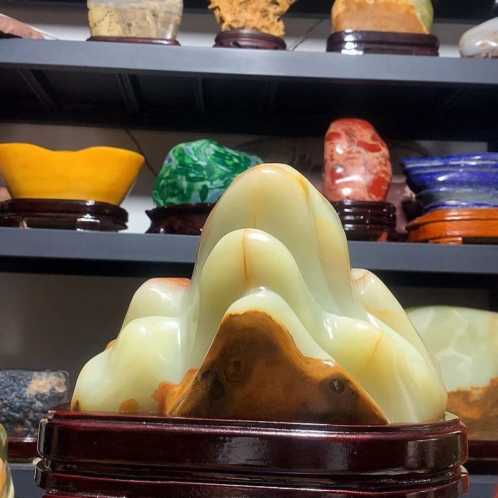 石材宽23厘米高24厘米