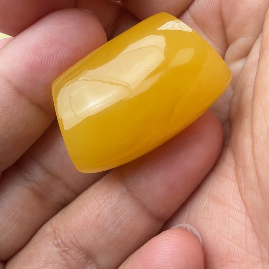 未镶嵌琥珀珠宝奇石