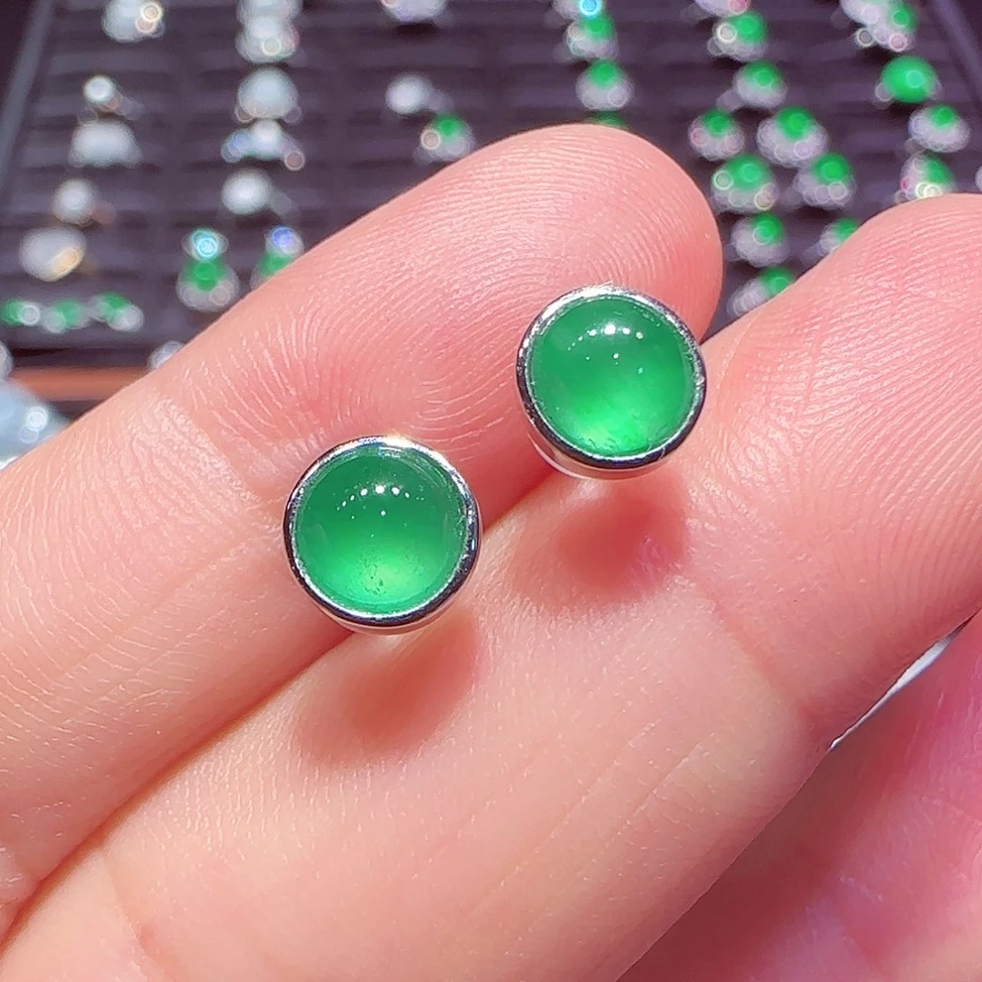 翡翠18K金镶嵌耳饰耳钉