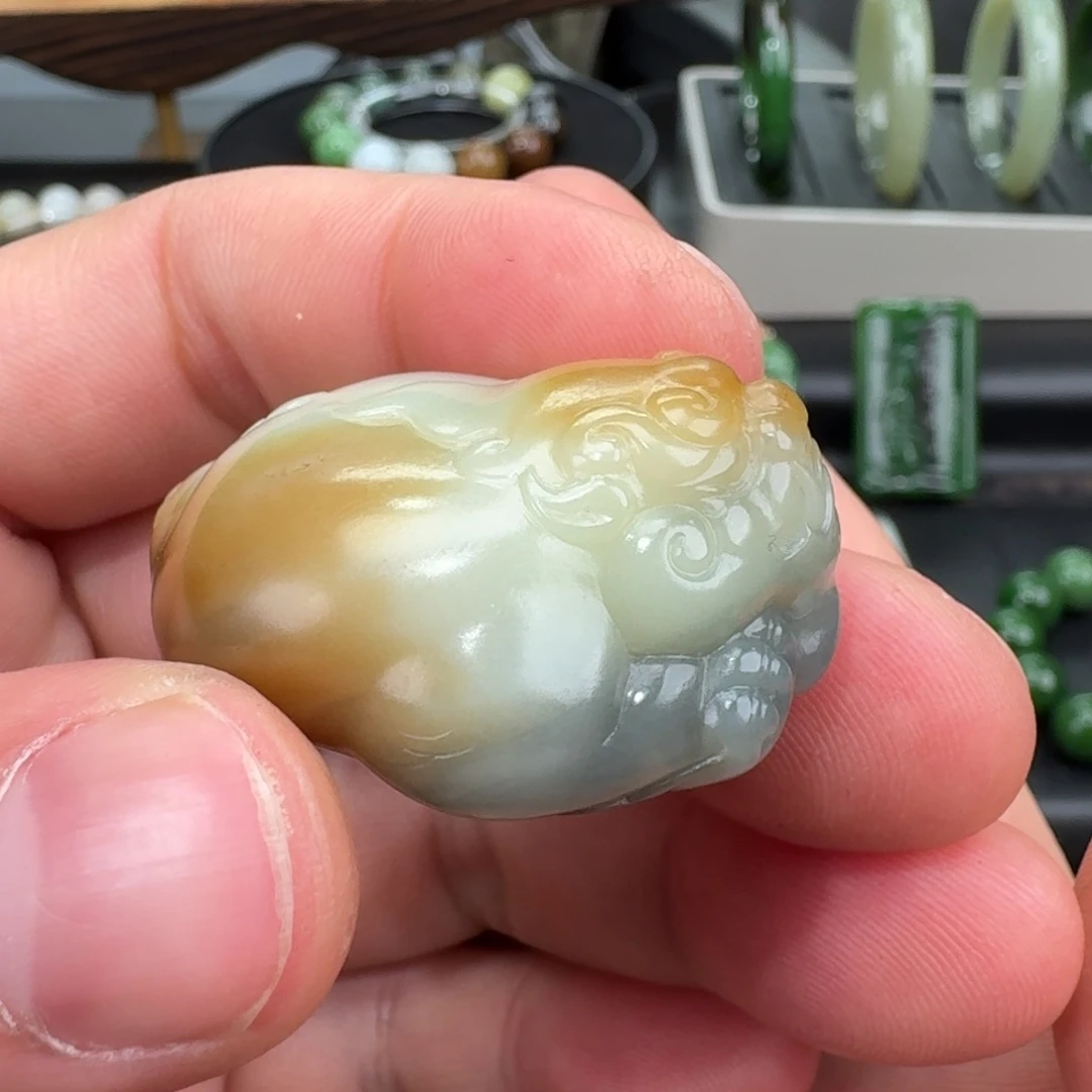 一***光和田玉（糖玉）未镶嵌颈饰