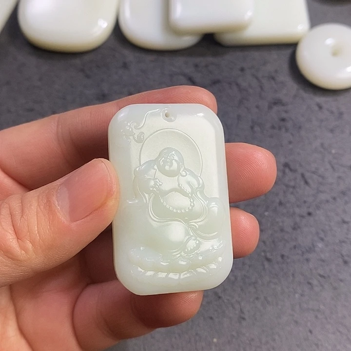 和田玉（糖玉）未镶嵌颈饰