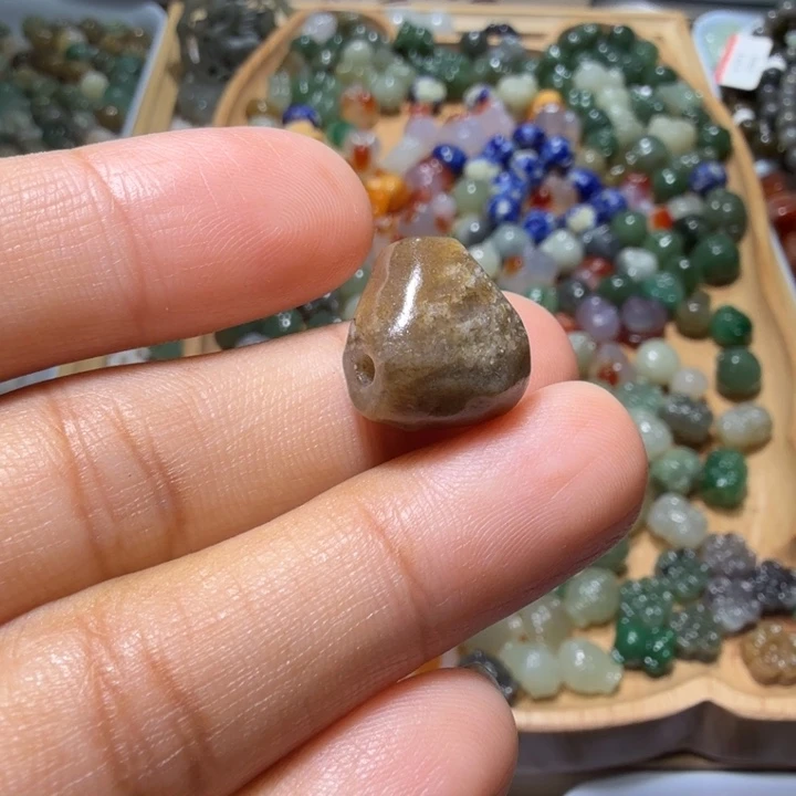 和田玉未镶嵌珠宝半成品