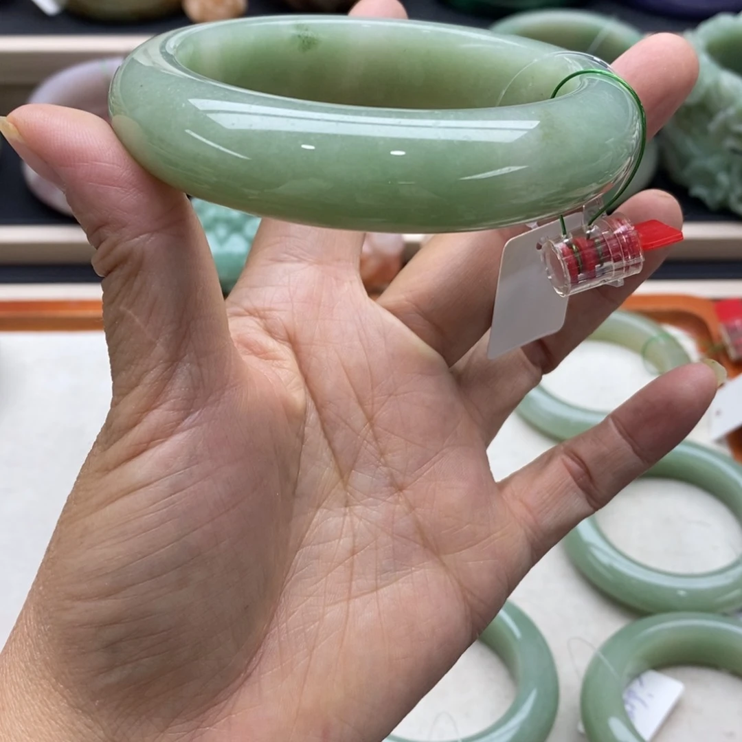 未镶嵌手镯石英岩玉格*