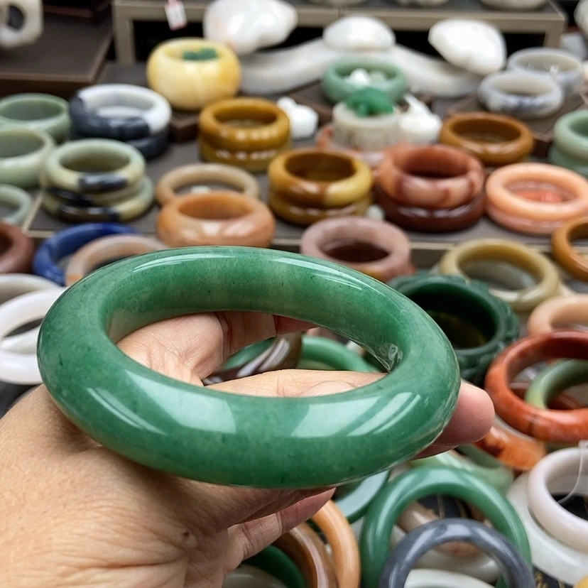 【闪购商品】石英质玉手镯58未镶嵌云*躲