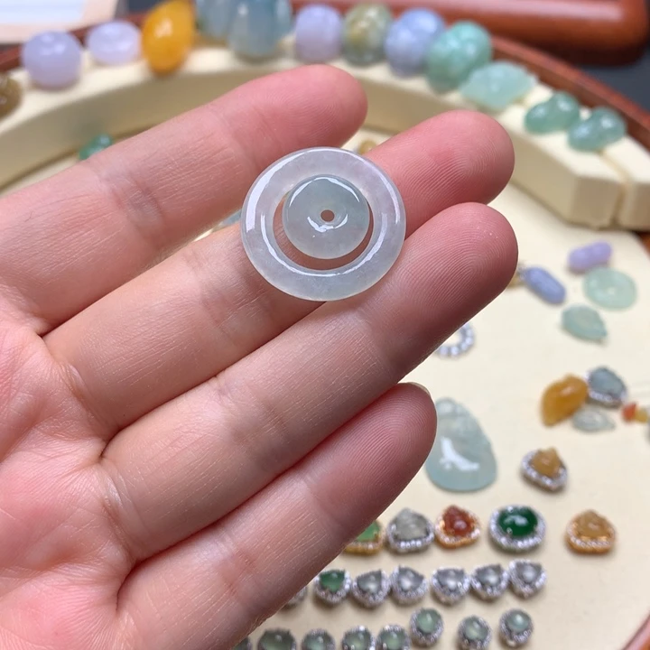 翡翠颈饰未镶嵌翡翠子母扣