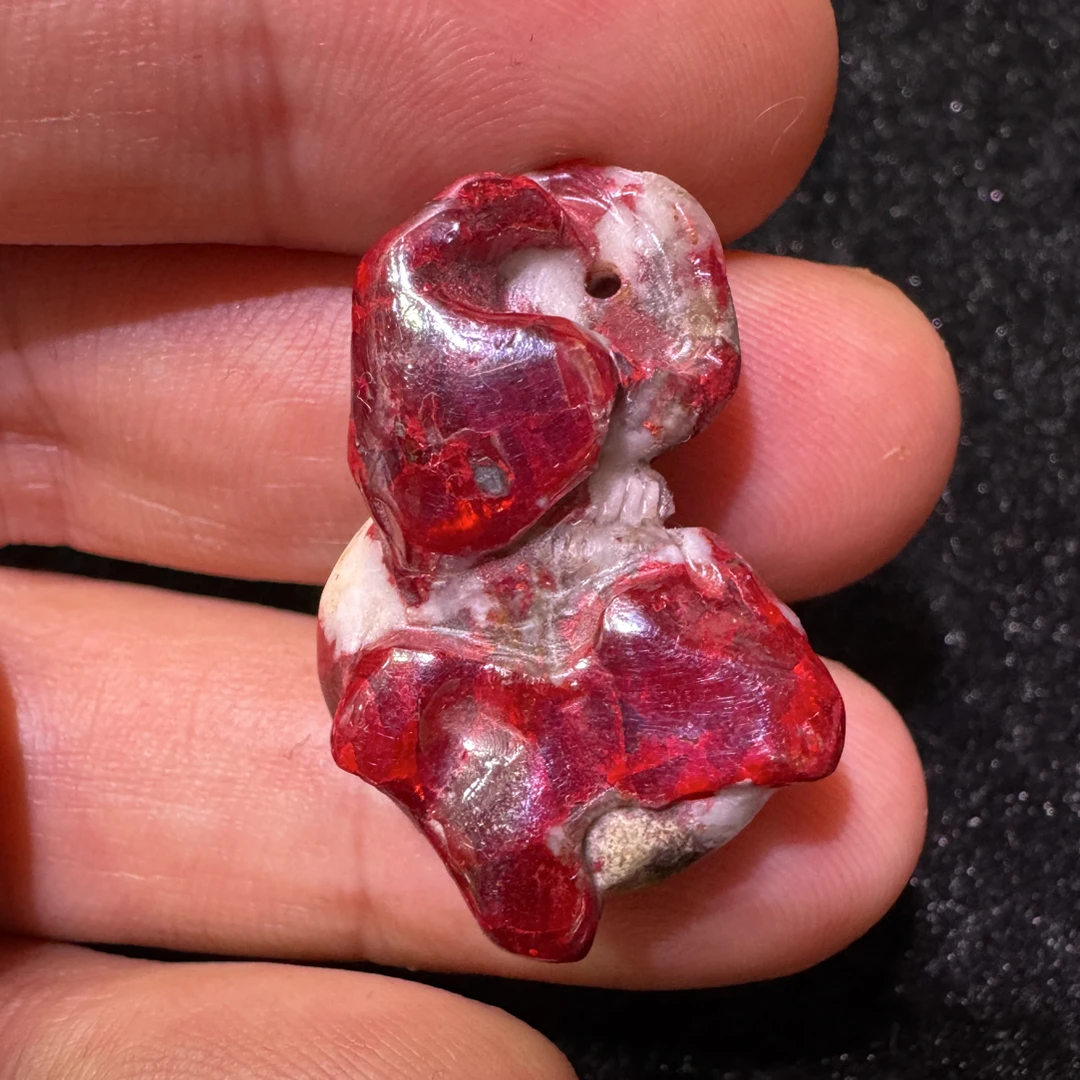 天然辰砂天然朱砂原石晶体雕刻 福袋吊坠 晶体通透