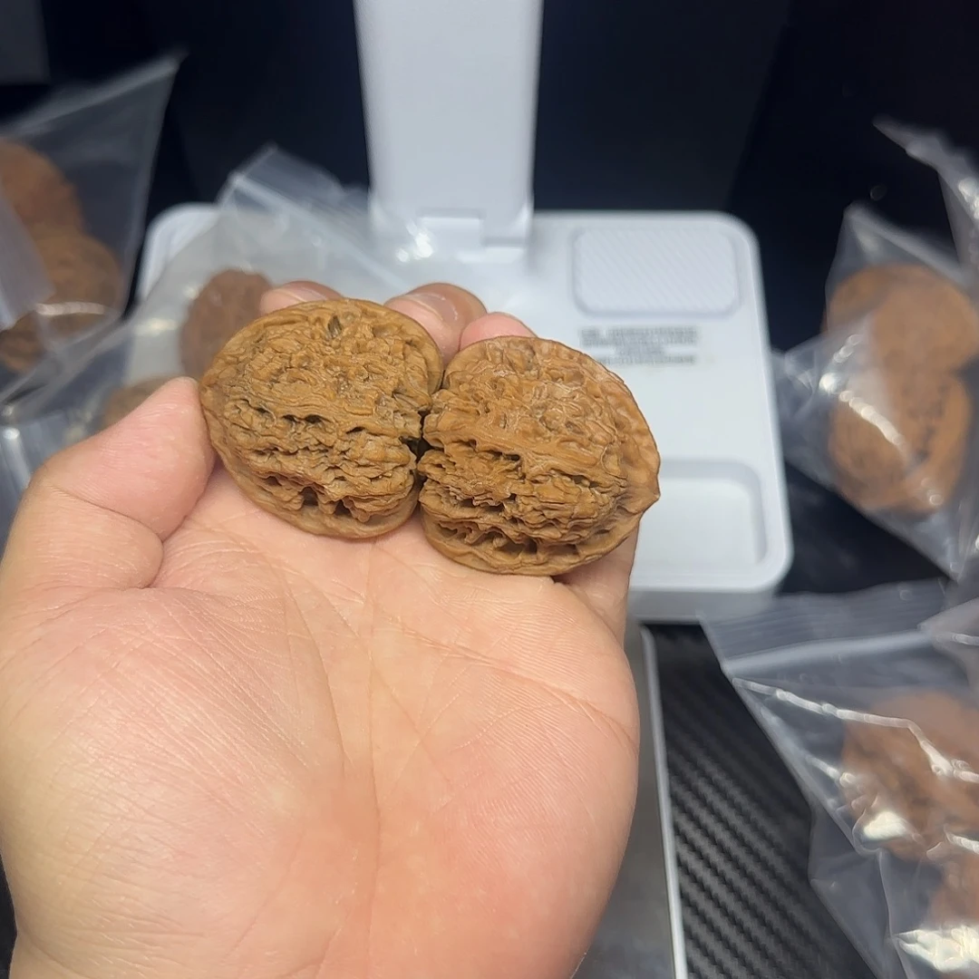 格****文玩核桃吊坠南疆石