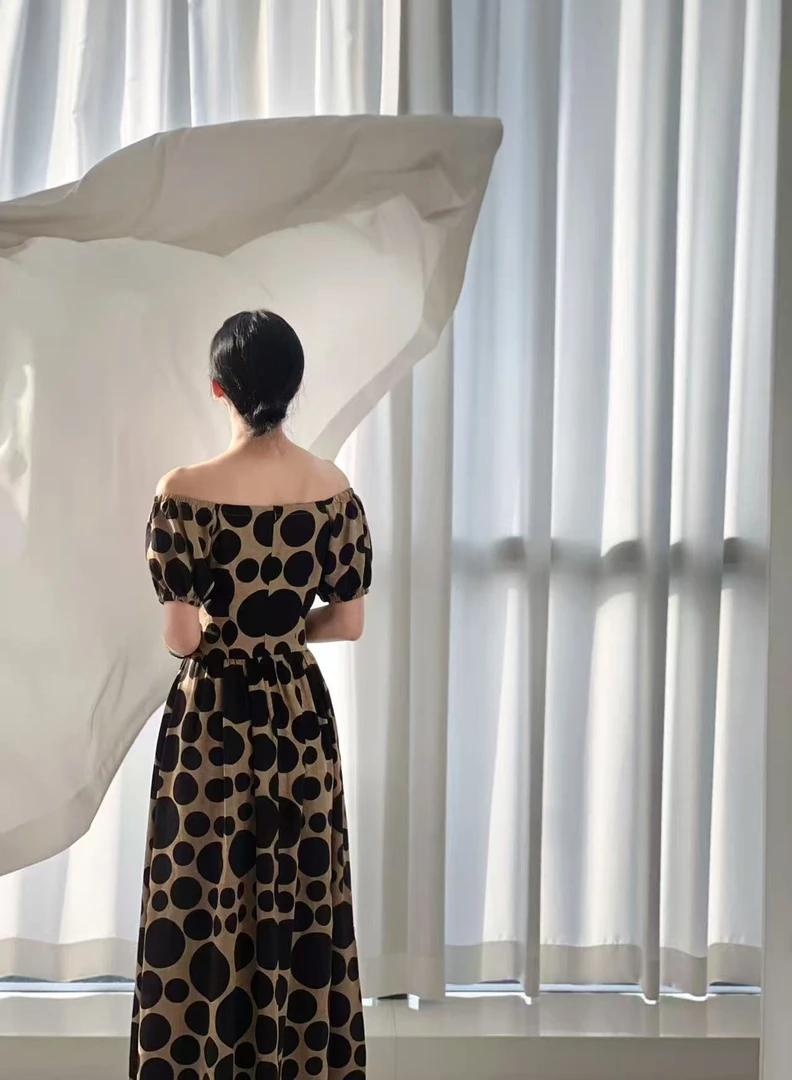 流行一字肩波点连衣裙夏季时尚洋气法式气质收腰长裙