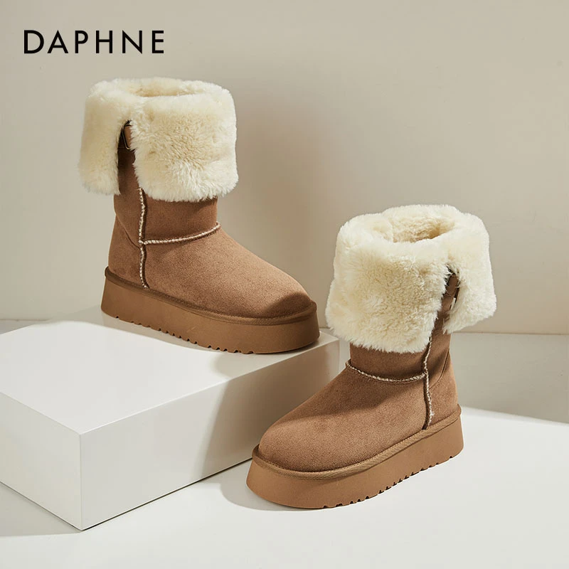 达芙妮时尚翻领雪地靴女冬季新款加绒加厚长筒靴三粒扣高筒靴棉鞋