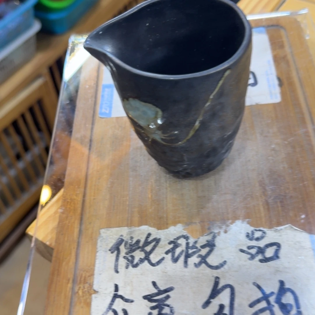 微瑕疵介意勿拍陶瓷器皿K755底部微瑕疵介意勿拍