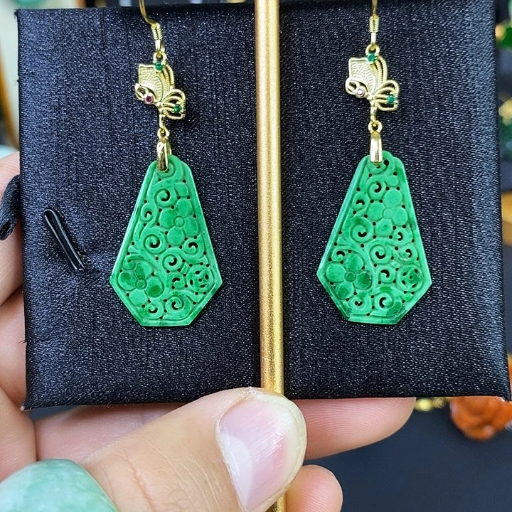 翡翠未镶嵌颈饰耳饰