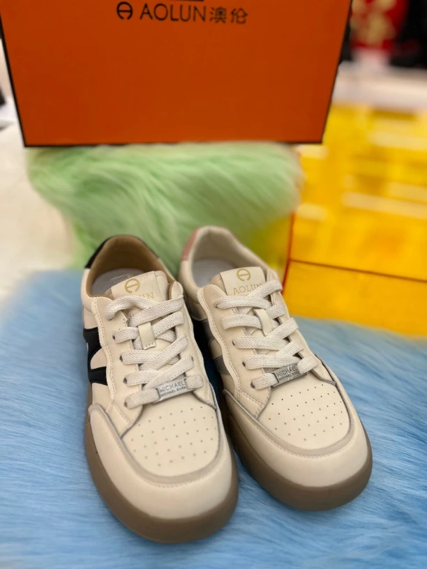 澳伦平底复古舒软德训鞋