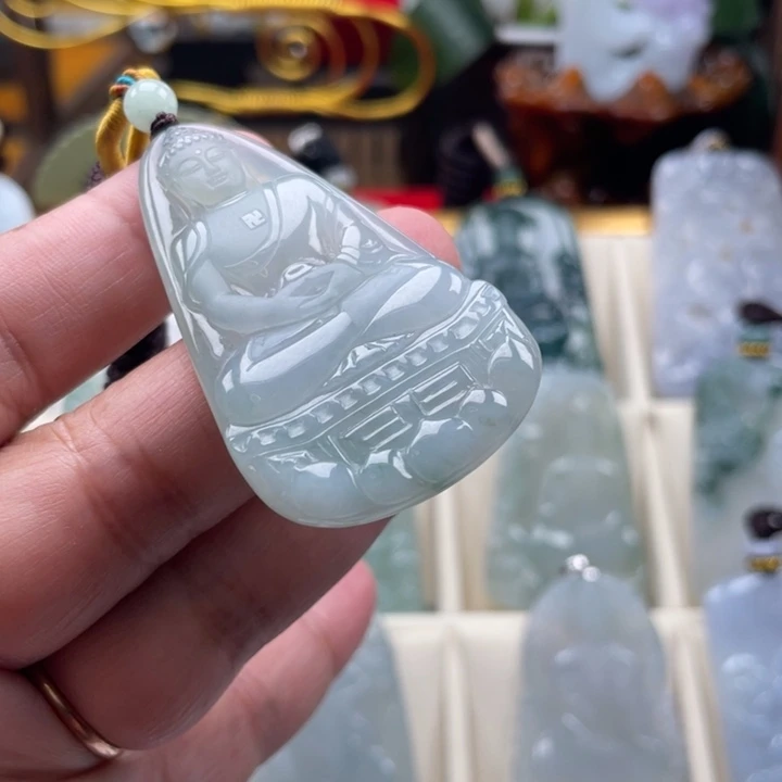 翡翠未镶嵌挂件玉