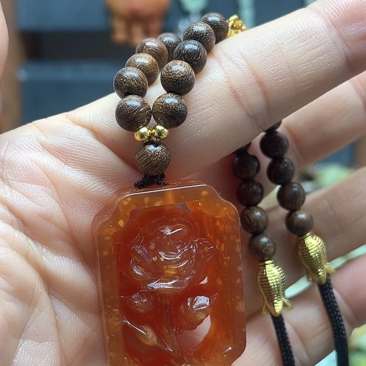 未镶嵌蛇纹石玉颈饰