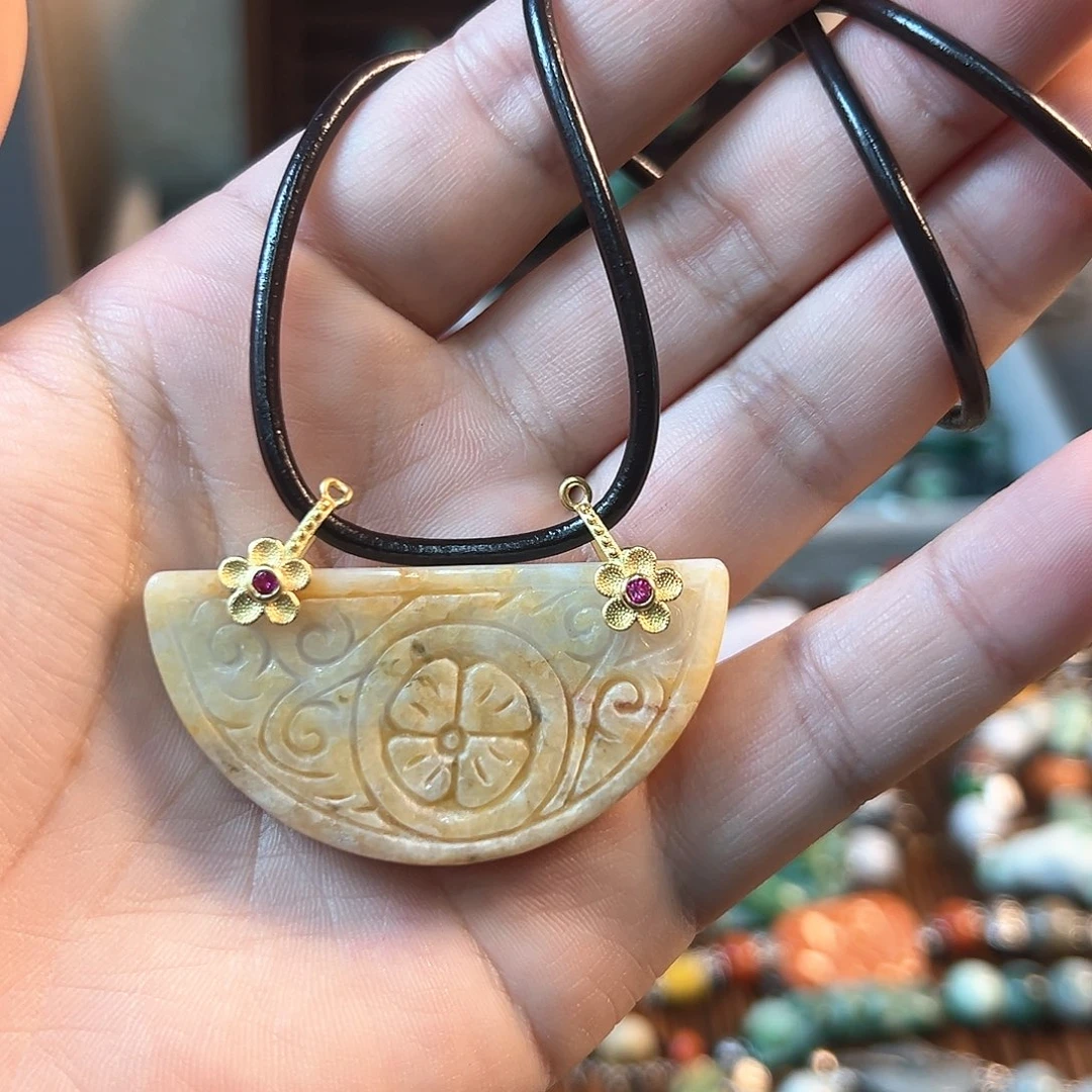 翡翠颈饰未镶嵌吊坠